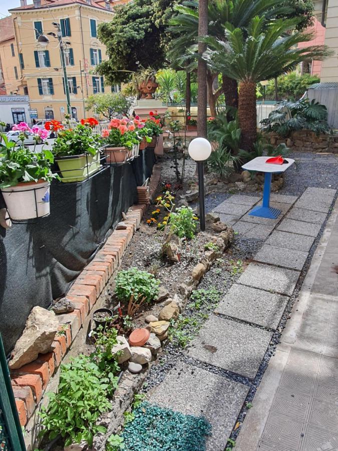 Villa Arcobaleno Rondo Garibaldi Sanremo Bagian luar foto